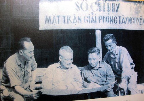 Quan điểm của Đại tướng Văn Tiến Dũng về xây dựng nền quốc phòng toàn dân