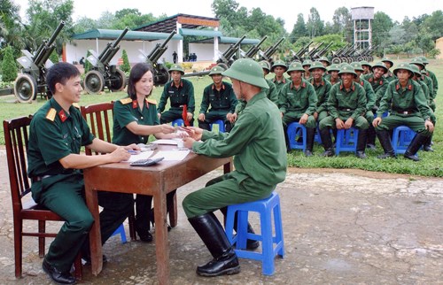 Những điểm mới về chế độ tiền lương, phụ cấp đối với công nhân quốc phòng và viên chức quốc phòng