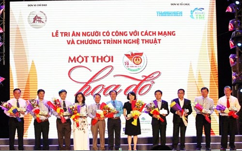 Tham gia chương trình “Khát vọng trẻ” lần thứ 11 tại Quảng Nam và tri ân các Bà Mẹ Việt Nam anh hùng.