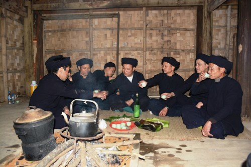 Vui Tết Khu Cù Tê của dân tộc La Chí.