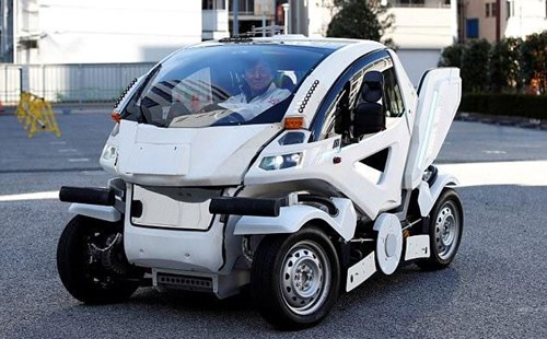 Xe điện Earth-1 của Nhật Bản. Ảnh: Reuters