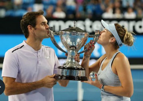 Roger Federer và Belinda Bencic vừa góp công lớn giúp đội tuyển Thụy Sĩ vượt qua đội tuyển Đức ở chung kết Hopman Cup 2018. Ảnh: Reuters.