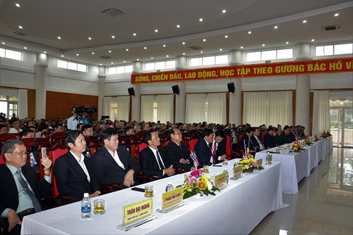 Lãnh đạo tỉnh Quảng Nam và huyện Quế Sơn tại buổi gặp mặt.