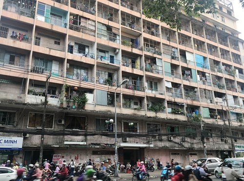 Chung cư cũ, xuống cấp nghiêm trọng trên đường Trần Hưng Đạo, quận 1 dự kiến sẽ bị phá dỡ.
