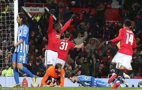 Giành quyền vào bán kết cúp FA sau chiến thắng 2-0 trước Brighton, Man Utd giúp người hâm mộ "Quỷ đỏ" tạm nguôi ngoai nỗi buồn bị loại ở Champions League. Ảnh: Gett