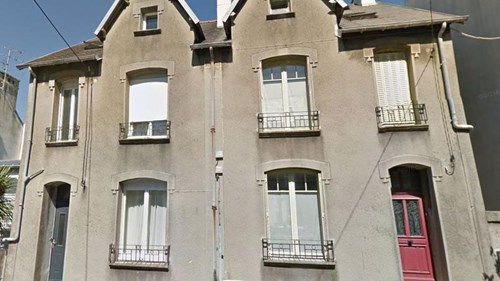 Những ngôi nhà có màu tường xám ở Brest ... (Ảnh: Le Télégramme)