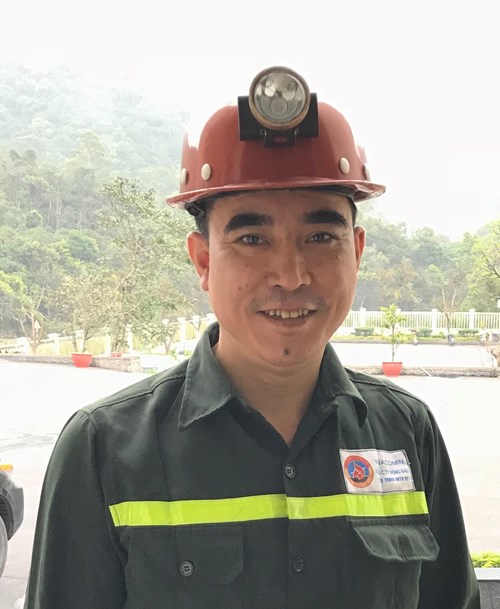 Thợ lò Vũ Văn Quang.
