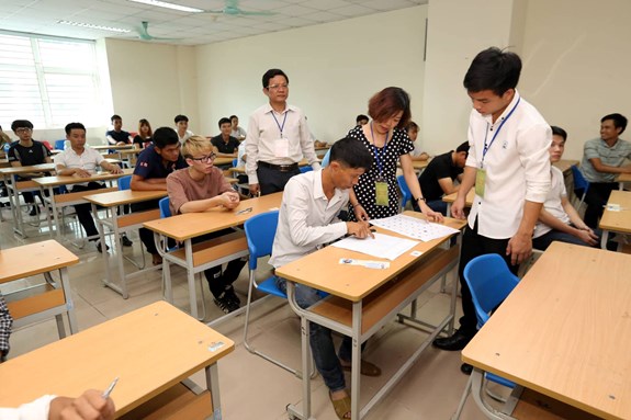 Kiểm tra mã số học viên.