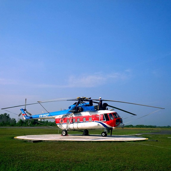 Bảo quản kỹ thuật máy bay Mi-172 của VNH South.