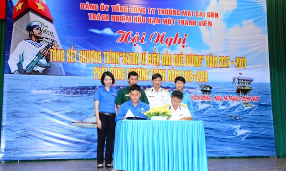 Nghi thức ký kết phối hợp hoạt động giữa SATRA và Căn cứ 696, Bộ tư lệnh Vùng 2 Hải quân.