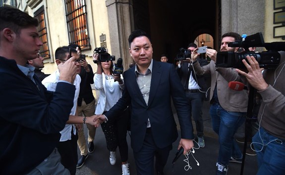 Yonghong Li bị tình nghi là doanh nhân rởm. Ảnh: Getty Images.