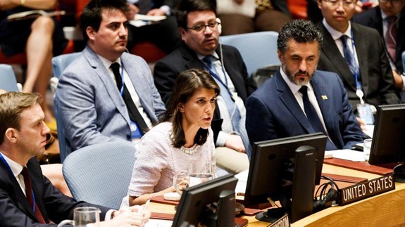 Đại sứ Mỹ tại LHQ Nikki Haley lên tiếng cáo buộc Nga vi phạm các lệnh trừng phạt của LHQ nhằm vào Triều Tiên (Ảnh: EPA).