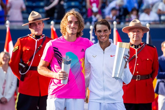 Nadal và Tsitsipas trên bục nhận danh hiệu. Ảnh: rogerscup.com