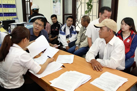 Tiếp nhận hồ sơ BHXH.