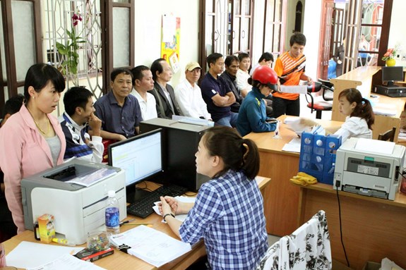 Nhập dữ liệu vào hệ thống công nghệ thông tin.