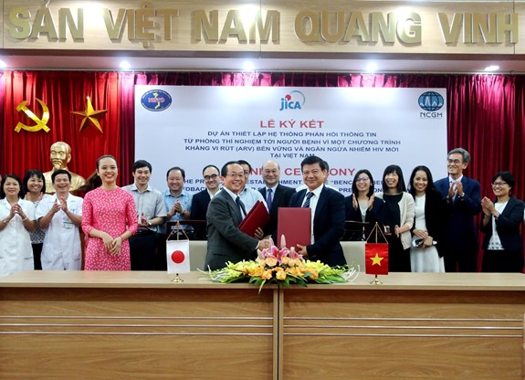 Lễ ký biên bản thảo luận dự án giữa Bệnh viện Bệnh nhiệt đới Trung ương và JICA.