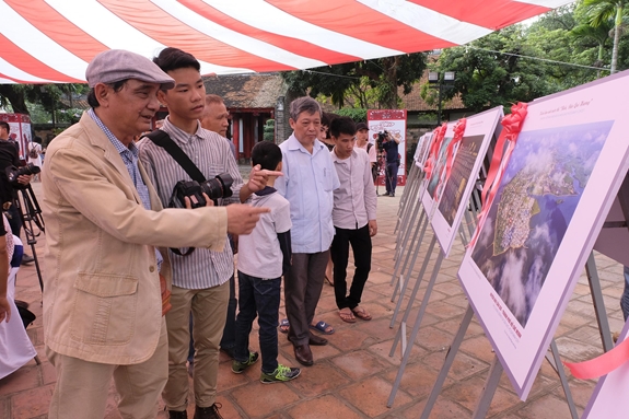 Tác phẩm tham gia Cuộc thi ảnh nghệ thuật về đề tài “Biển, đảo quê hương” năm 2018 được triển lãm tại Văn Miếu-Quốc Tử Giám (Hà Nội).