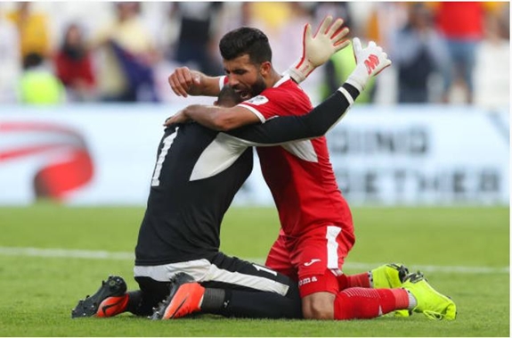 Màn ăn mừng cảm xúc của cầu thủ Jordan sau khi thắng Australia 1-0. Ảnh: Getty Images