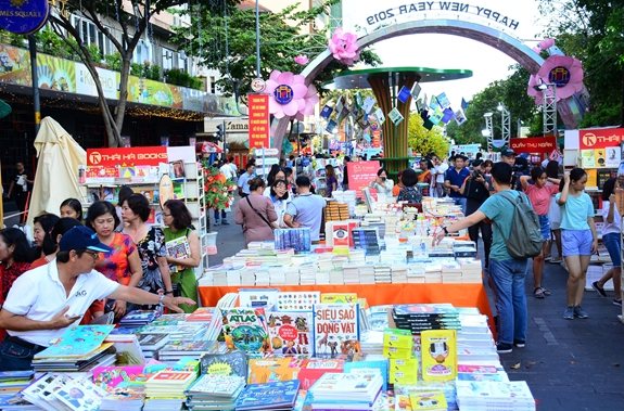 Lễ hội Đường sách Tết Kỷ Hợi năm 2019 thu hút đông đảo bạn đọc tham quan trong những ngày xuân.