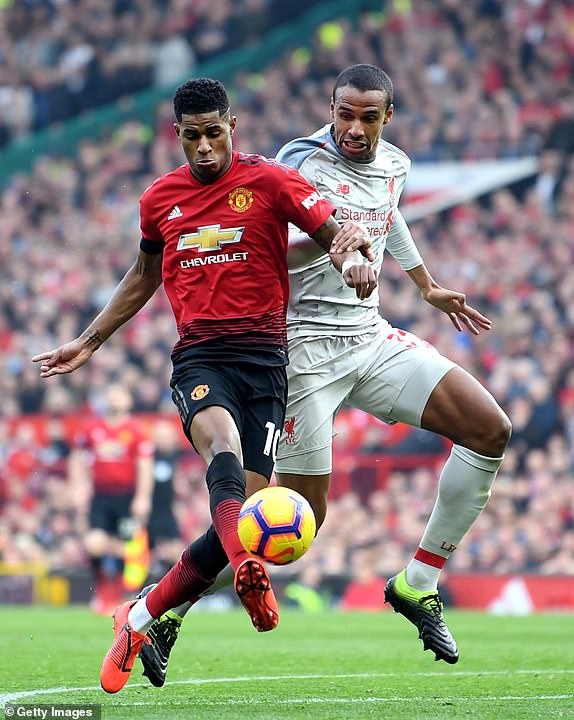 Rashford nén đau thi đấu hết trận dù dính chấn thương bởi Man Utd đã dùng hết 3 quyền thay người. Ảnh: Getty