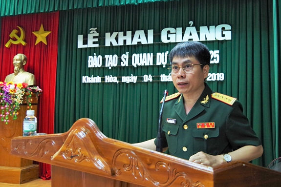 Đại tá, TS Nguyễn Như Thắng, Phó hiệu trưởng nhà trường phát biểu.