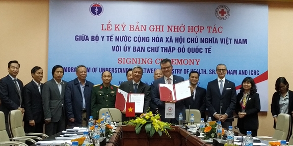 Quang cảnh lễ ký kết.