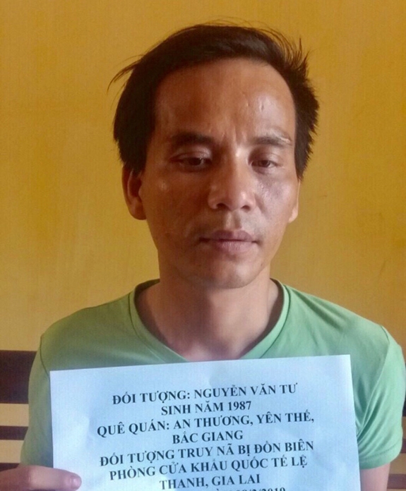 Đối tượng Nguyễn Văn Tư đang tạm giữ tại đồn Biên phòng Cửa khẩu quốc tế Lệ Thanh