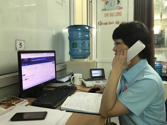 Tư vấn viên tại Tổng đài điện thoại quốc gia bảo vệ trẻ em 111.