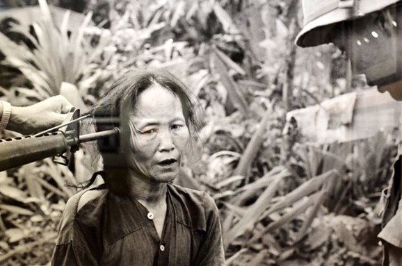 Những tấm hình gây ám ảnh trong “Ký ức chiến tranh”