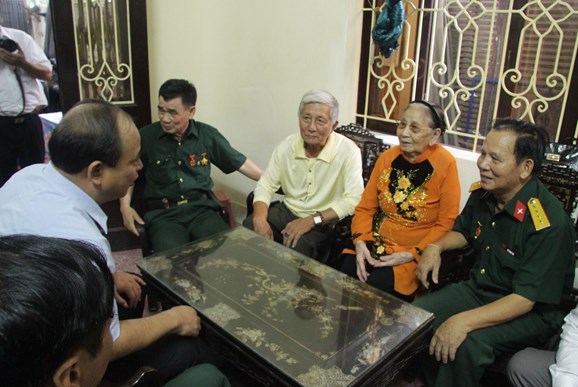 Niềm vui của Mẹ Việt Nam Anh hùng Phạm Thị Thành