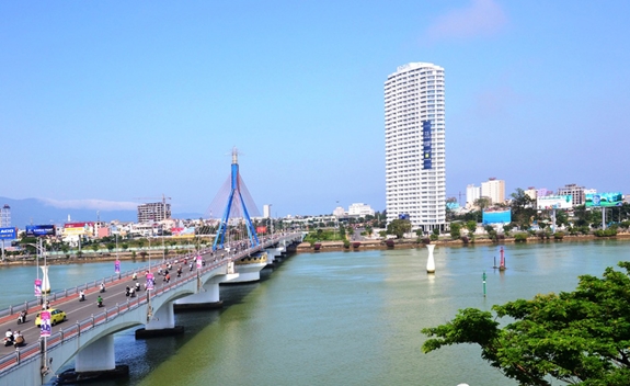 Nhiều khách sạn đã hết phòng trong đêm khai mạc pháo hoa.