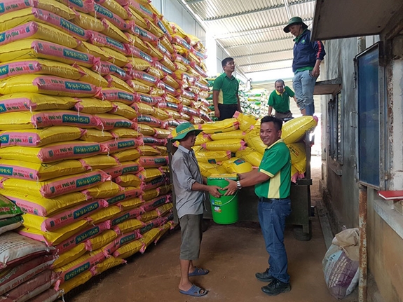 Sản phẩm của đạm Phú Mỹ luôn được bà con nông dân tin dùng.
