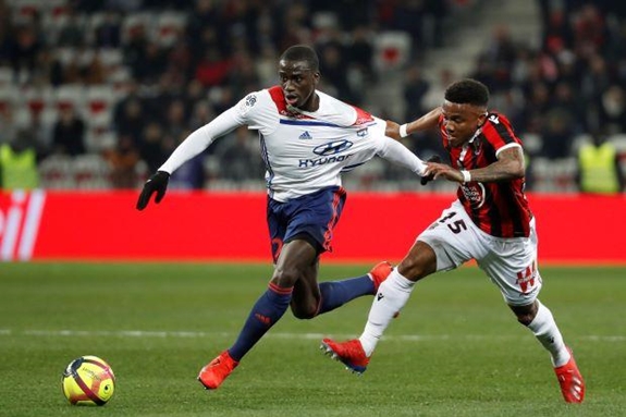Mendy (bên trái) nằm trong kế hoạch tái thiết Real Madrid của Zidane. Ảnh: The Star.