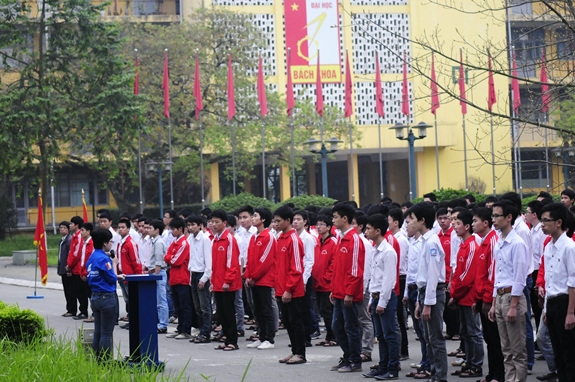 Hoạt động học tập truyền thống, xây dựng lý tưởng cho sinh viên tại Trường Đại học Bách khoa Hà Nội.