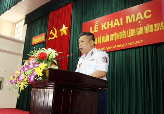 Thiếu tướng Bùi Trung Dũng, Phó tư lệnh Cảnh sát biển phát biểu tại lễ khai mạc.