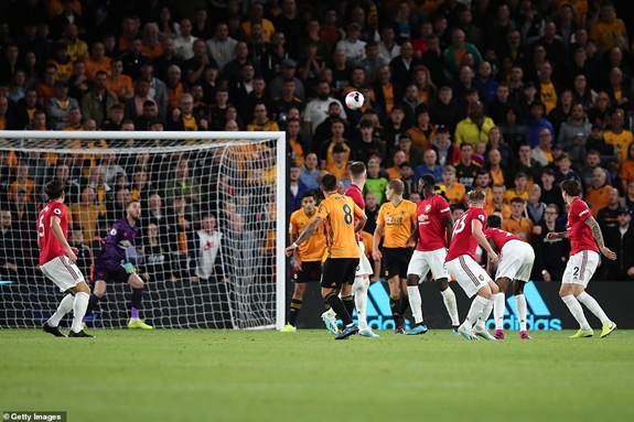 Neves gỡ hòa 1-1 cho đội chủ nhà Wolverhampton. Ảnh: Getty