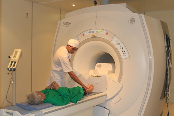 Bệnh viện Quân y 121 đầu tư các trang thiết bị y tế hiện đại phục vụ khám, chữa bệnh.