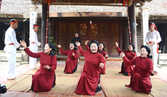 Hát Xoan, di sản văn hóa phi vật thể có nguồn cội từ thời đại Hùng Vương.