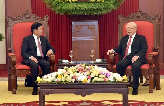 Tổng Bí thư, Chủ tịch nước Nguyễn Phú Trọng tiếp Thủ tướng Lào Thongloun Sisoulith chiều 1-10. Ảnh: qdnd.vn.