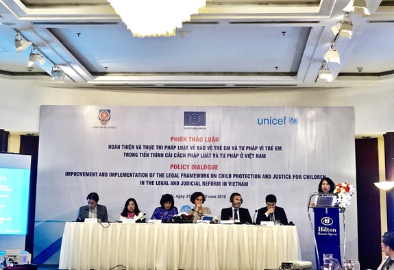 Hoàn thiện và thực thi pháp luật về bảo vệ trẻ em