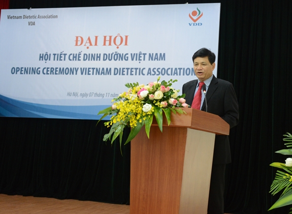 Ông Lê Danh Tuyên, Viện trưởng Viện Dinh dưỡng quốc gia phát biểu tại buổi lễ.