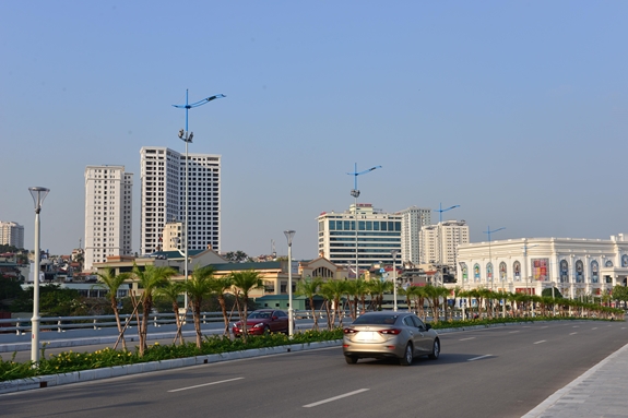 Thành phố Hạ Long có tốc độ đô thị nhanh chóng.