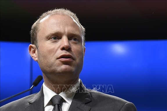 Thủ tướng Malta Joseph Muscat phát biểu trong cuộc họp báo tại Brussels, Bỉ, ngày 8-3-2017. Ảnh: TTXVN.