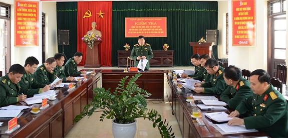 Toàn cảnh buổi làm việc.