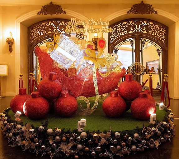 Trung tâm thương mại Tràng Tiền Plaza (Hà Nội) trang hoàng rực rỡ đón Giáng sinh.