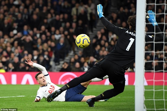Lo Celco tạo ra cơ hội nguy hiểm nhất của Tottenham trong trận đấu. Ảnh: Getty.