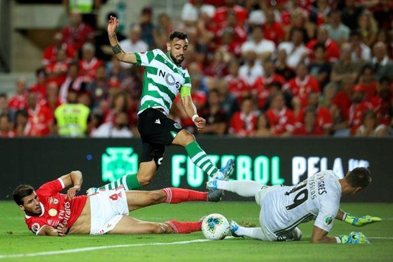 B.Fernandes có lối chơi tài hoa, lãng tử.Ảnh: GOAL.