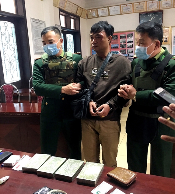 Tội phạm ma túy bị bắt giữ.