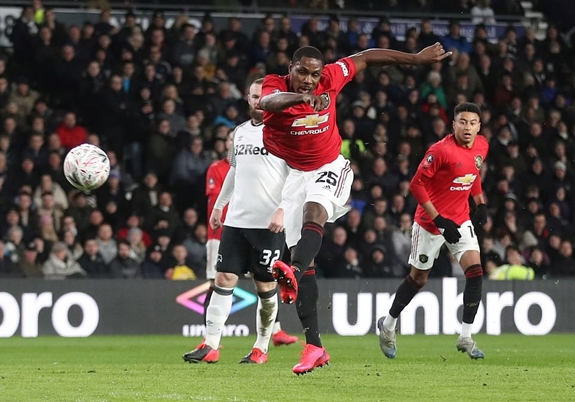 Luke Shaw và Odion Ighalo ghi bàn cho MU. Ảnh: Dailymail.