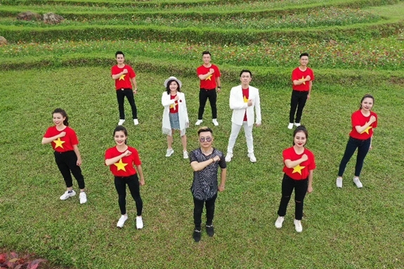 Hình ảnh trong MV “Tan biến đi virus corona”.